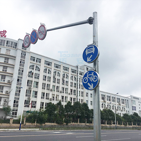 太陽(yáng)能LED窄路交通標(biāo)志牌